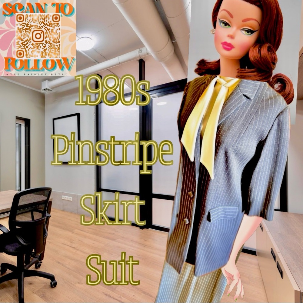 𝅺PINSTRIPED SKIRT SET